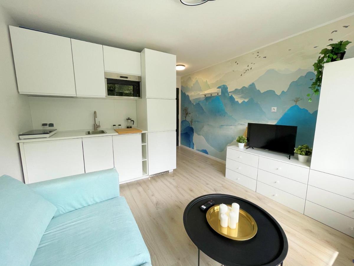 Batorego 18 Blue: Central Mokotów Apartment with Park Views Warsaw Exterior photo